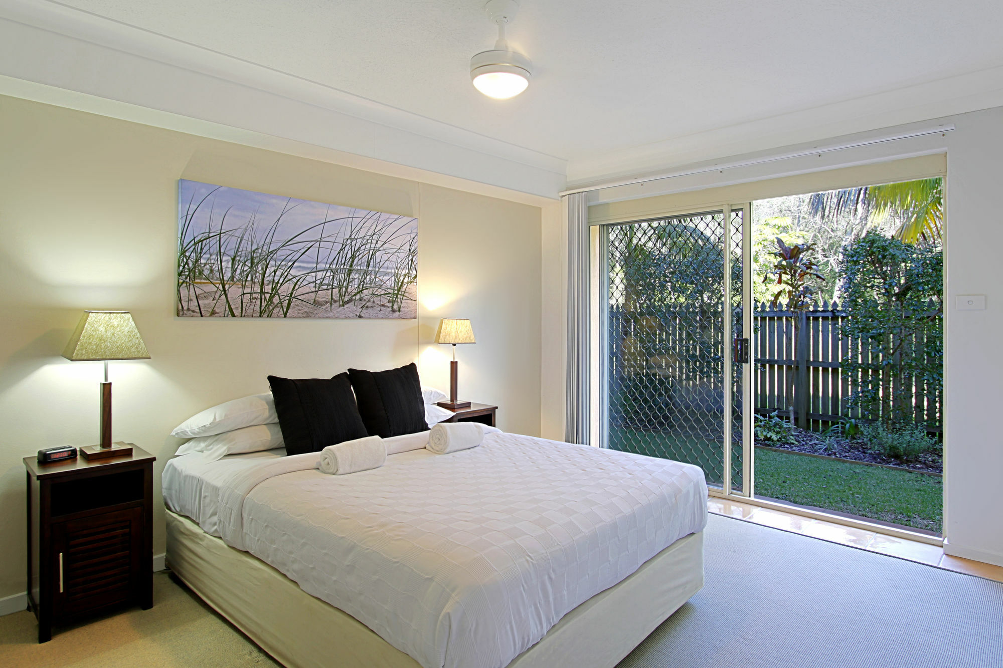 Sea Breeze On Main Beach Byron Bay Extérieur photo